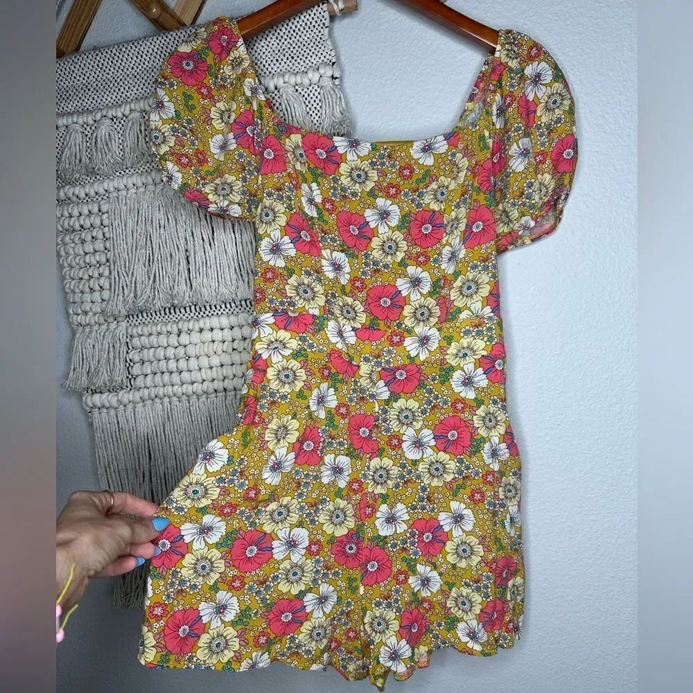 Lily Rose Yellow Floral Shorts Romper (Small)